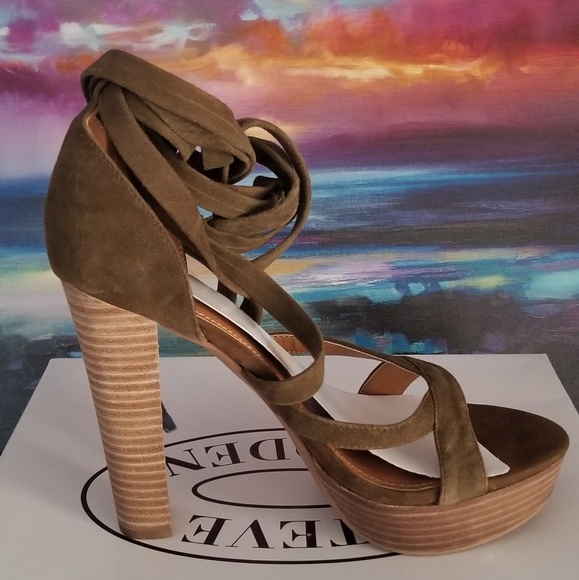 Steve Madden Strappy Olive Platform Sandal - Picture 3 of 5